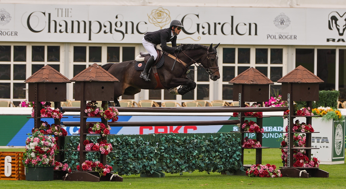 Mark Bluman (COL) Sets the Standard on Opening Day of the �Pan American�, presented by Rolex